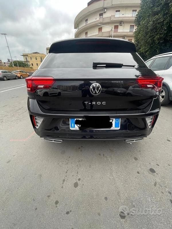 Usata VW T-Roc R-line 150 CV (110 kW) 2023 Nero SUV