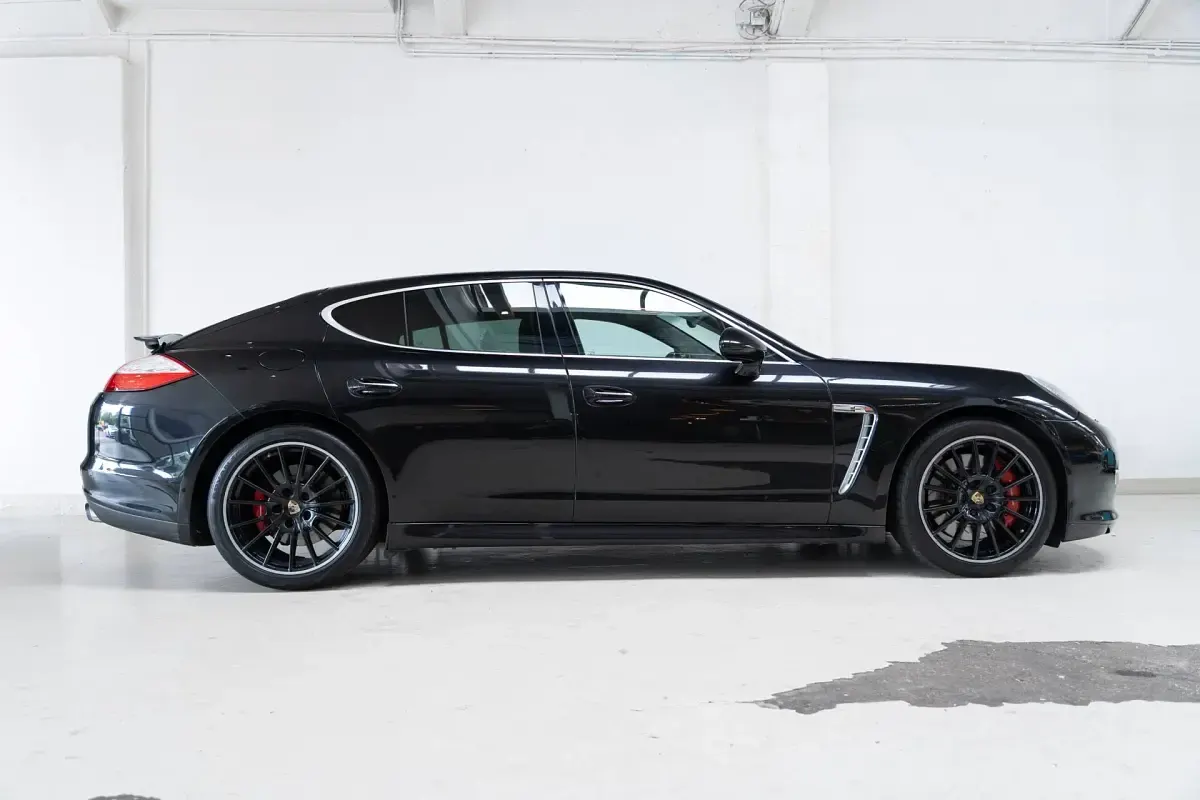 Usata Porsche Panamera Turbo 500 CV (367 kW) 2010 Nero Utilitaria