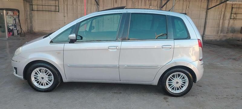Usata Lancia Musa 90 CV (66 kW) 2008 Monovolume