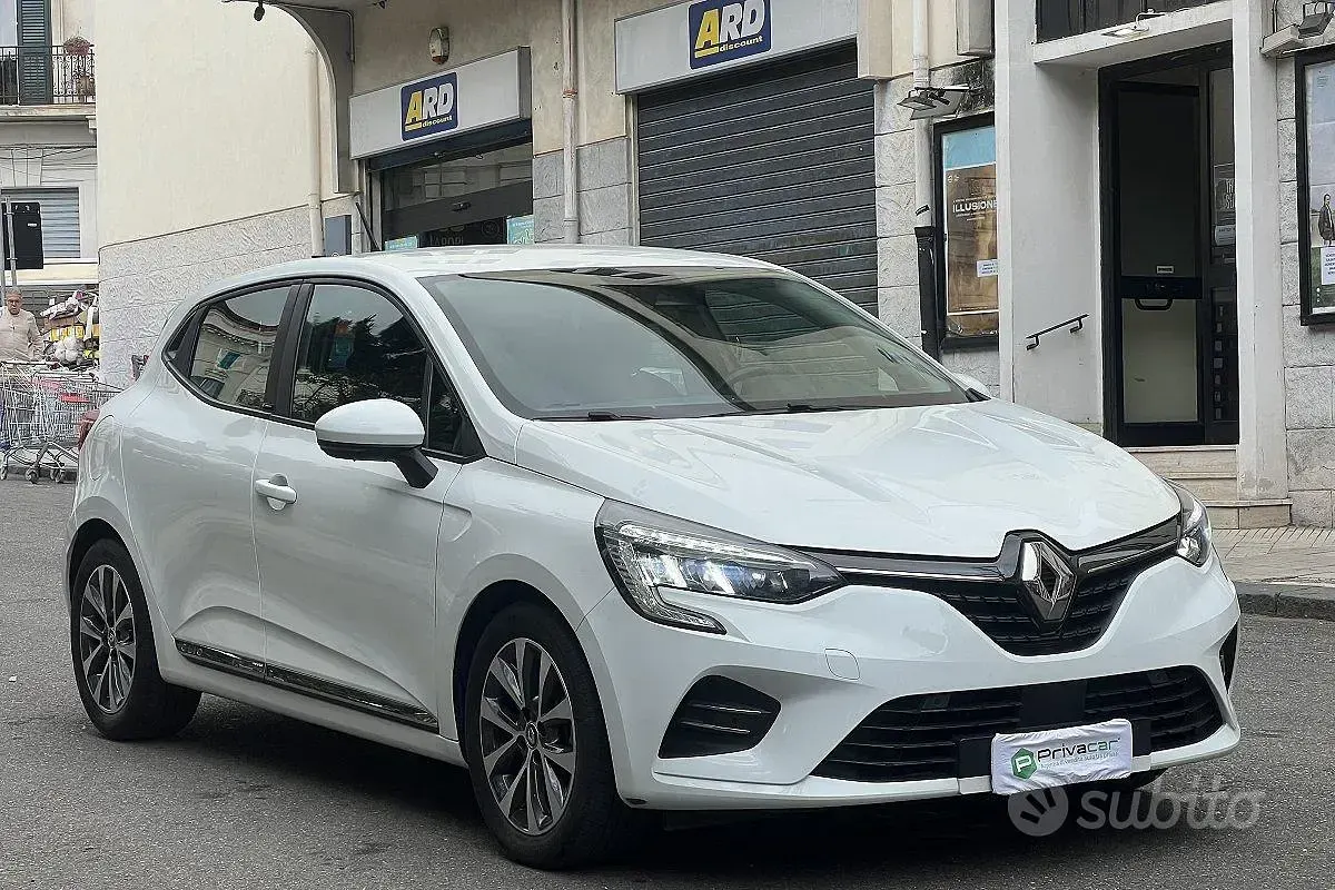 Usata Renault Clio V 140 CV (102 kW) 2021 Bianco Utilitaria