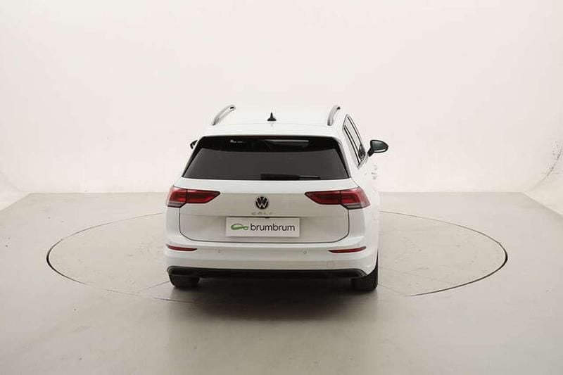Usata VW Golf VIII Life 116 CV (85 kW) 2021 Bianco Station wagon