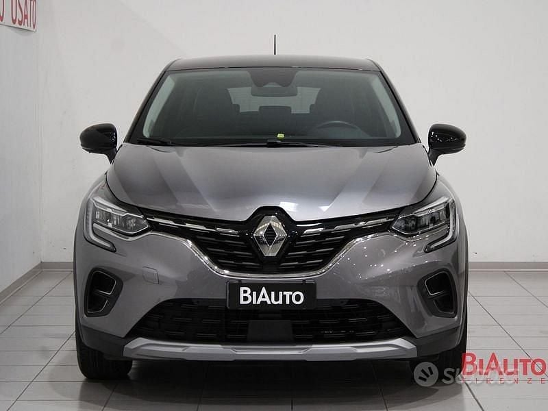Usata Renault Captur Intens 145 CV (106 kW) 2021 Grigio SUV