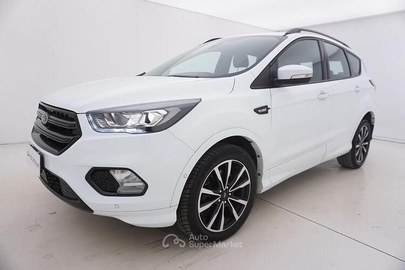 Usata Ford Kuga 120 CV (88 kW) 2019 Bianco SUV