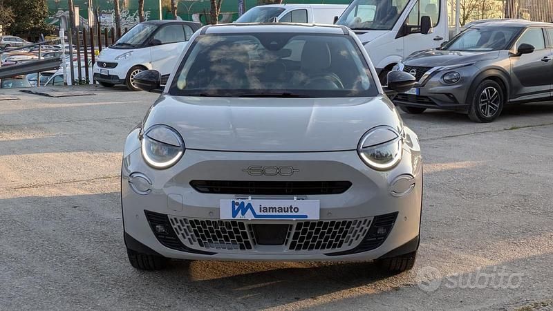 Usata Fiat 600 La Prima 110 CV (80 kW) 2025 Beige SUV