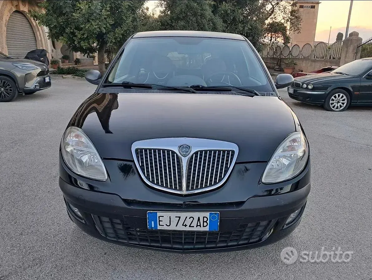 Usata Lancia Ypsilon 60 CV (44 kW) 2006 Nero Utilitaria