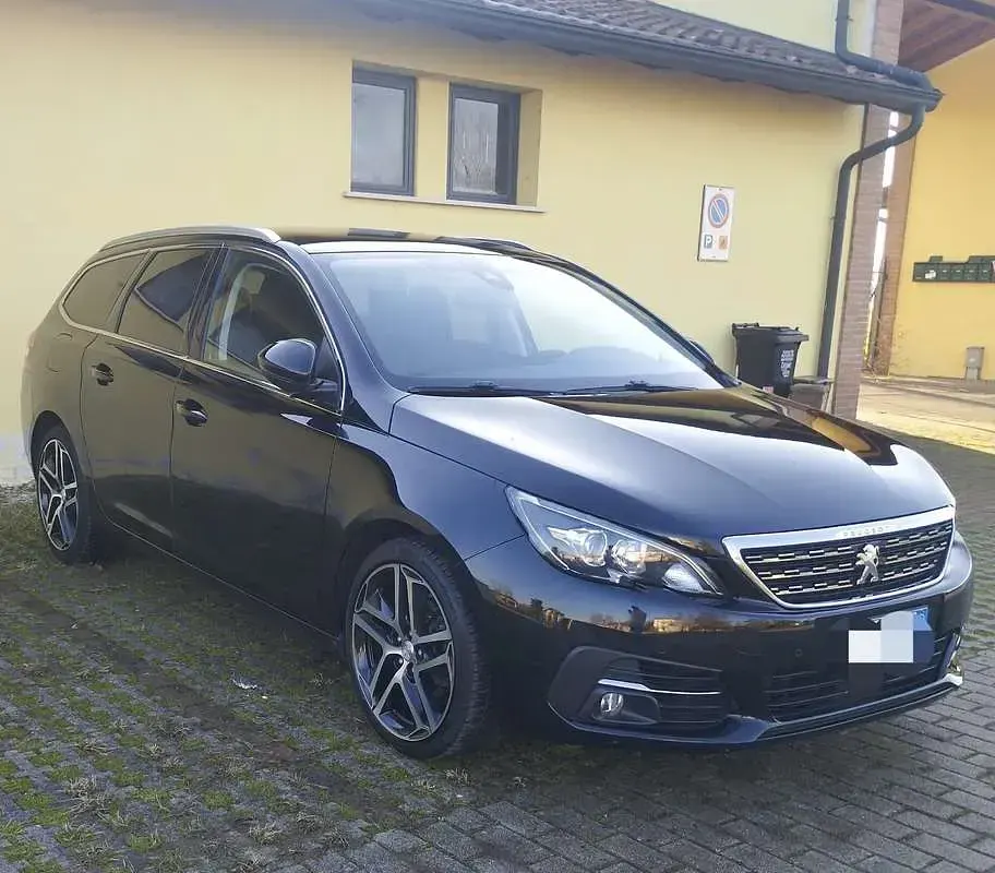 Usata Peugeot 308 SW Allure 120 CV (88 kW) 2018 Nero Station wagon