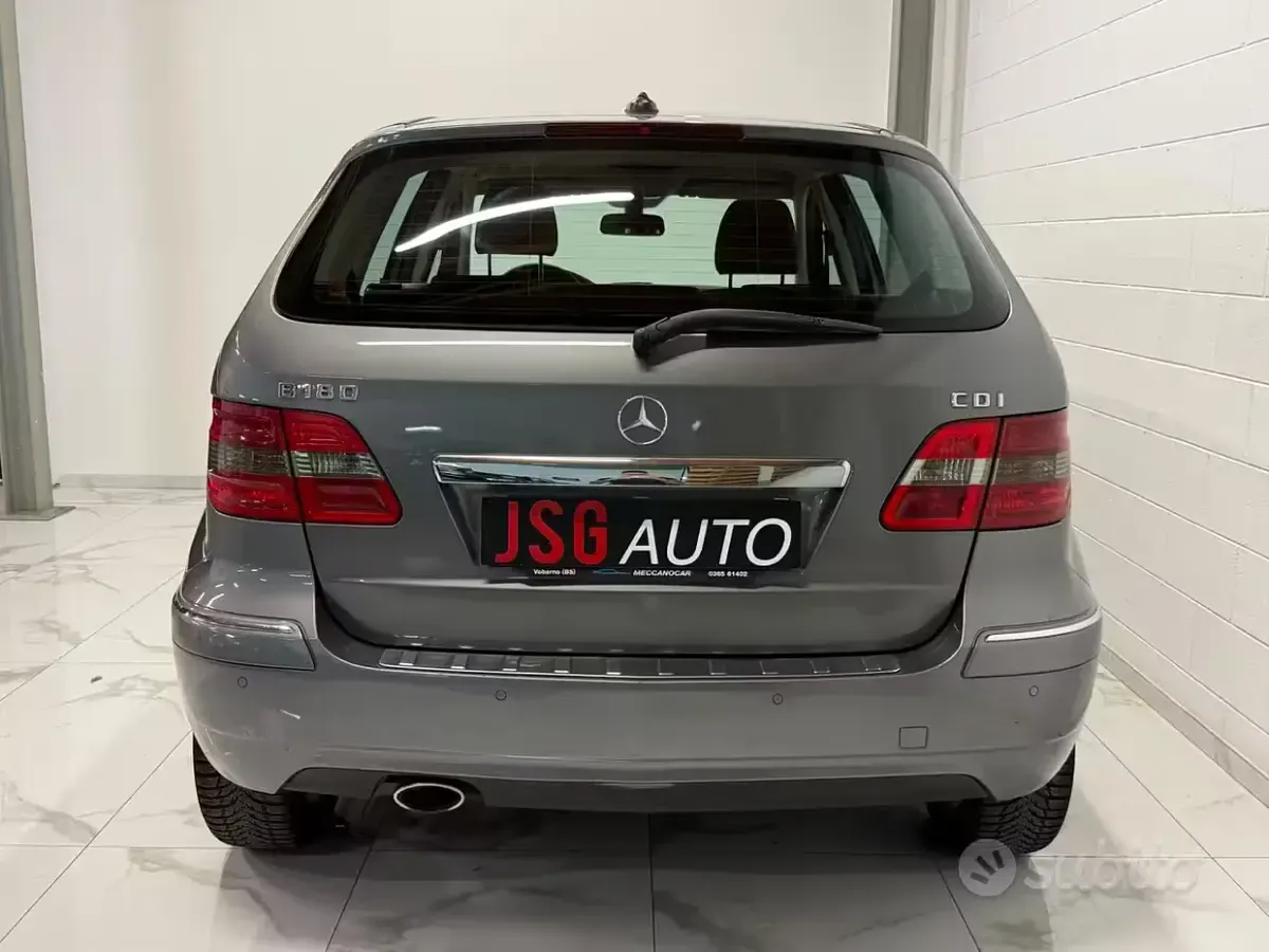 Usata Mercedes B180 109 CV (80 kW) 2009 Grigio Monovolume