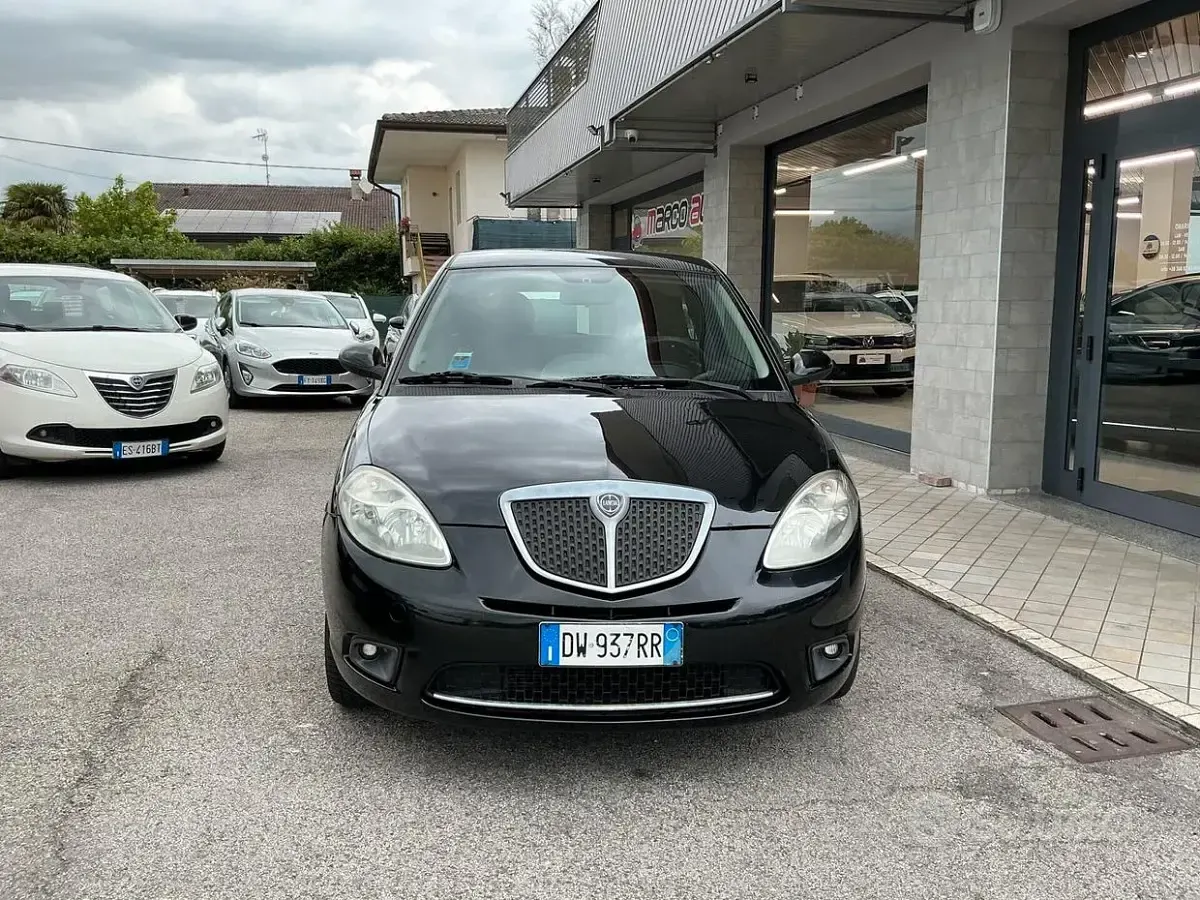 Usata Lancia Ypsilon 77 CV (56 kW) 2009 Nero Utilitaria