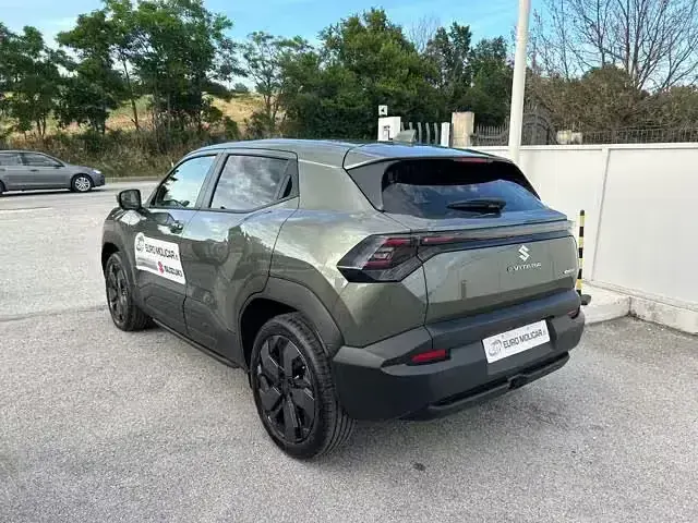 Nuova Suzuki e-Vitara 63 kW (87 CV) 2026 Grigio SUV