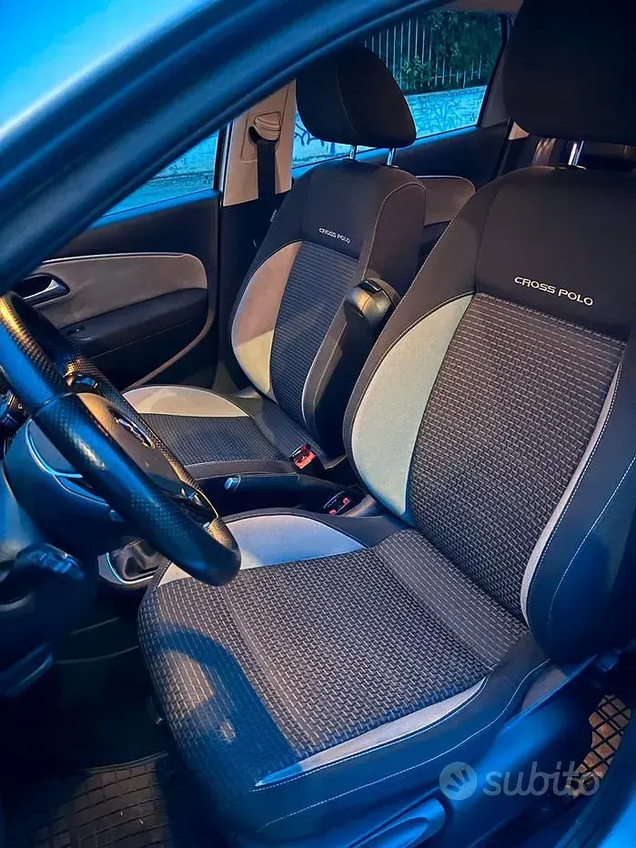 Usata VW Polo Cross 90 CV (66 kW) 2016 Grigio Utilitaria