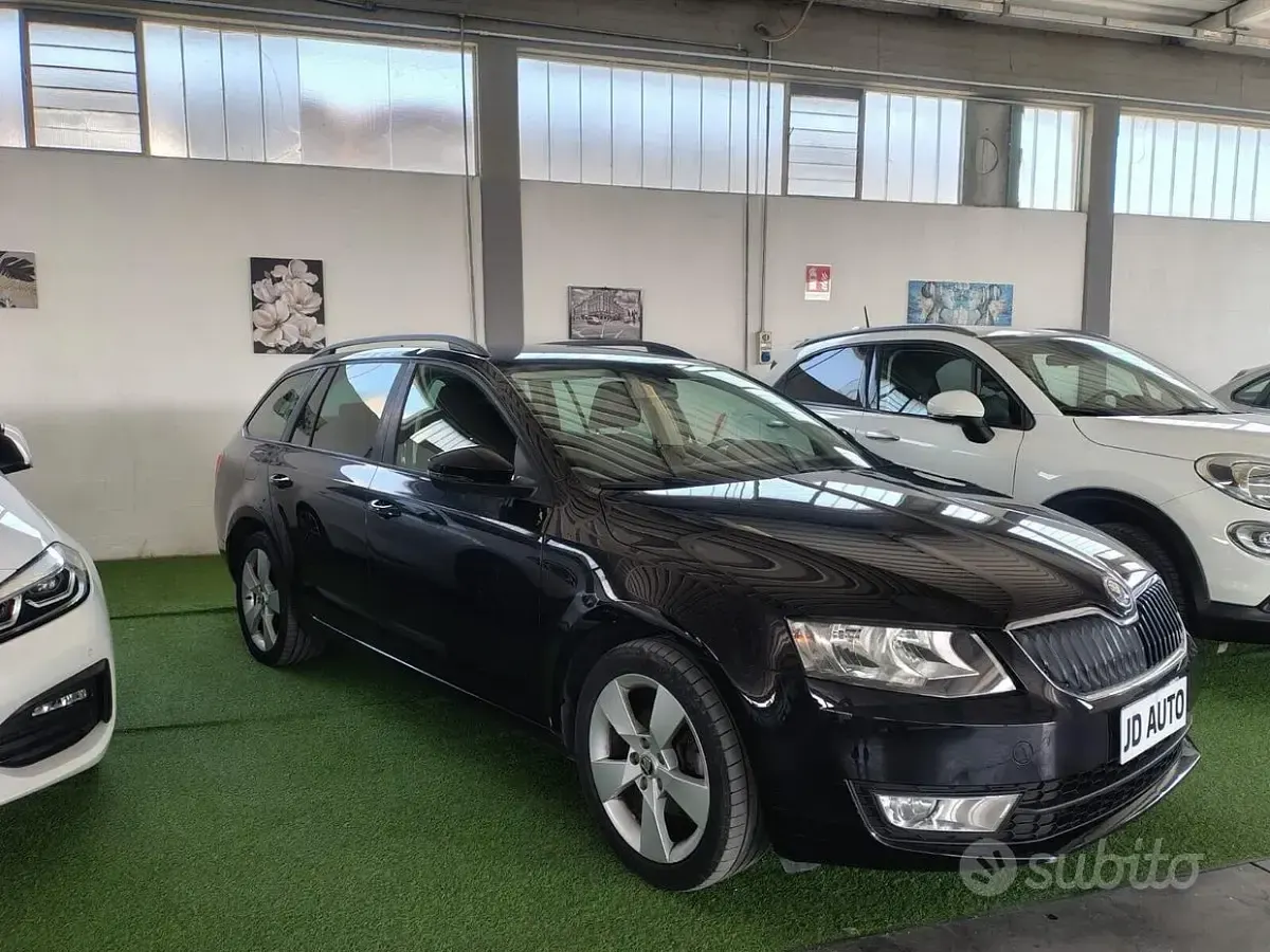 Usata Skoda Octavia Elegance 150 CV (110 kW) 2014 Nero Station wagon