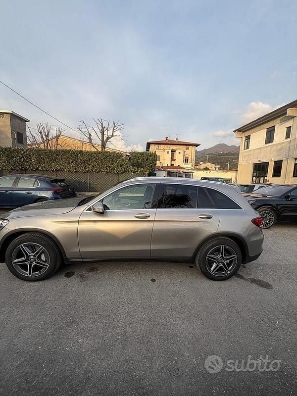Usata Mercedes GLC220 Premium Plus 194 CV (142 kW) 2022 Grigio SUV