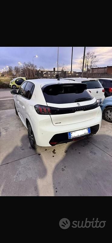 Usata Peugeot 208 2021 Bianco Utilitaria