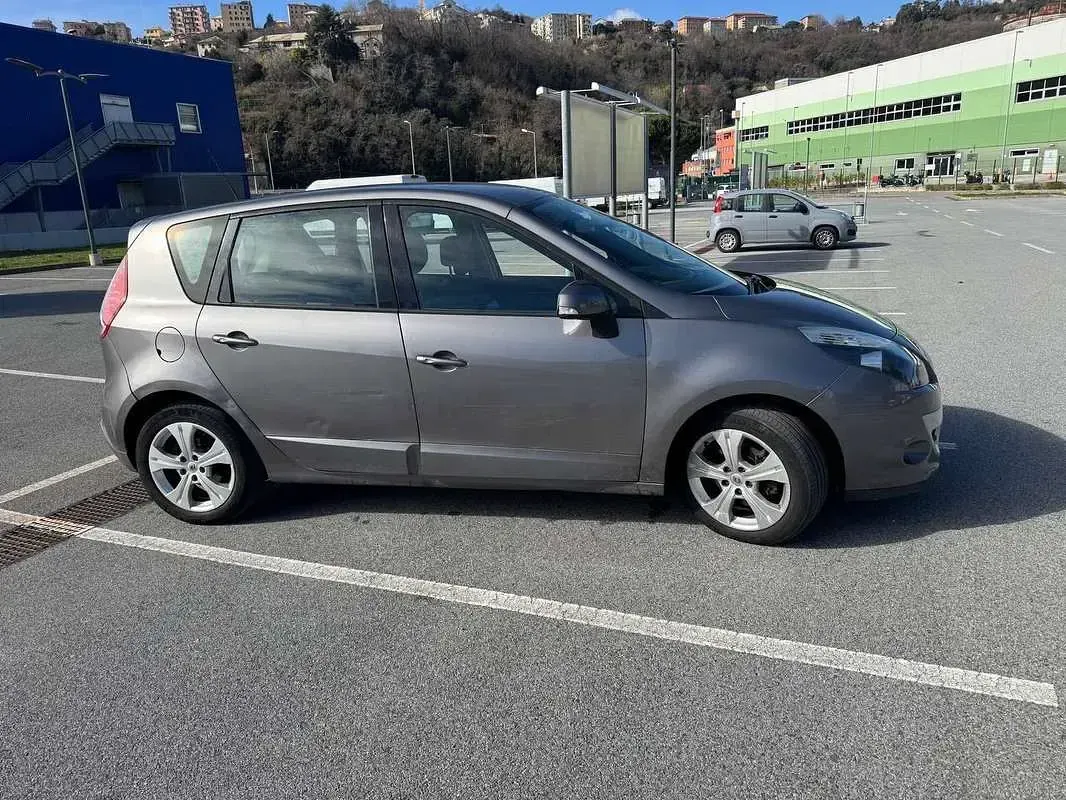 Usata Renault Scenic E-Tech 110 CV (80 kW) 2011 Station wagon