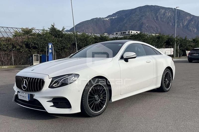 Usata Mercedes E220 Premium Plus 194 CV (142 kW) 2018 Bianco Coupé