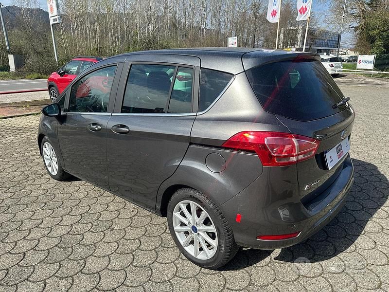 Usata Ford B-MAX Titanium 75 CV (55 kW) 2017 Grigio Monovolume