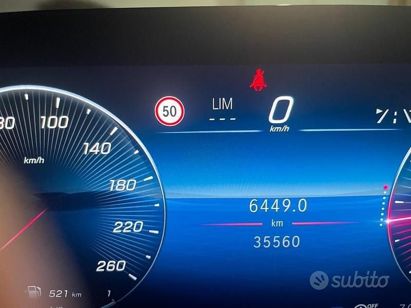 Grigio Usata 2023 Mercedes 200 AMG Berlina | 31.500 € (Super prezzo) - Immagine 1/4