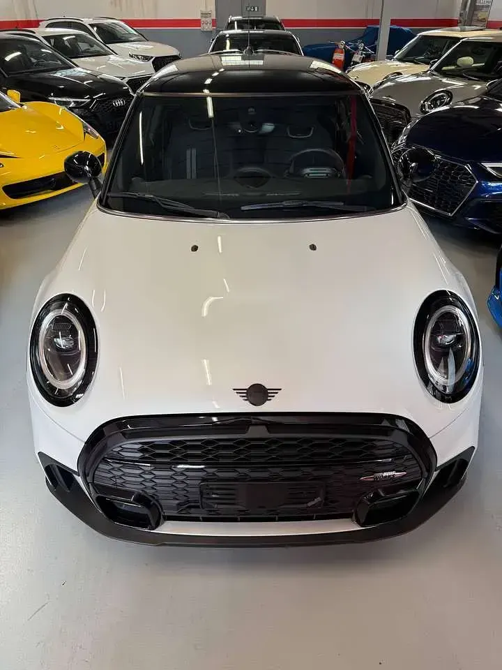 Usata Mini John Cooper Works 136 CV (100 kW) 2023 Nanuq white perlato Utilitaria