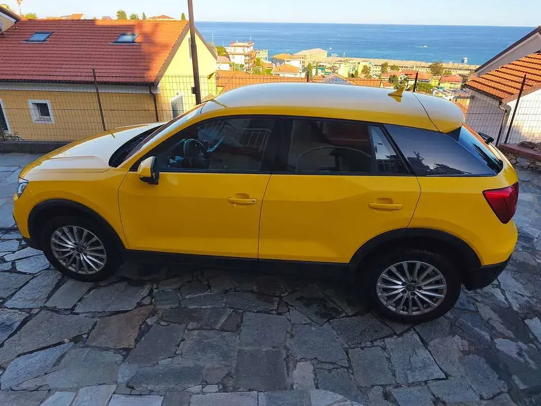 Usata Audi Q2 Design 116 CV (85 kW) 2017 Giallo SUV