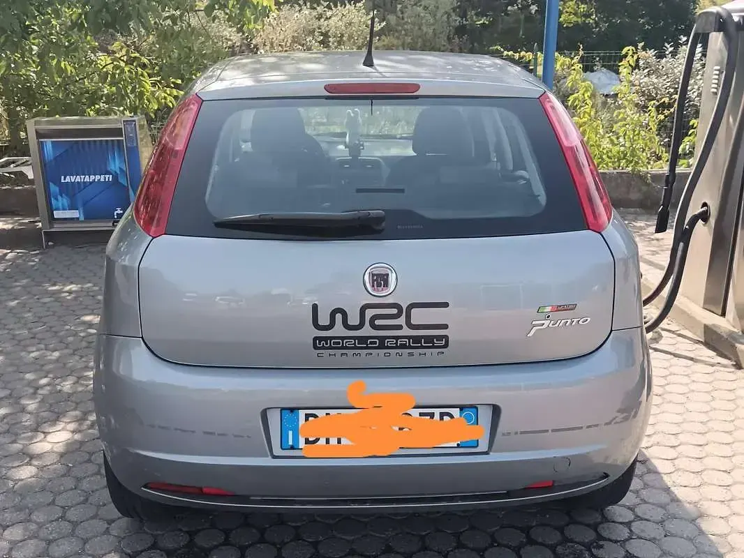 Usata Fiat Grande Punto Emotion 120 CV (88 kW) 2008 Grigio Utilitaria