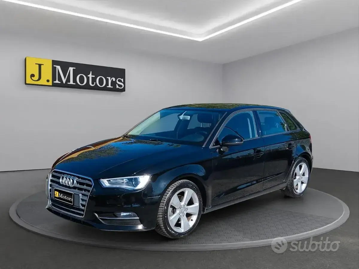 Usado Audi A3 Admired 110 CV (80 kW) 2015 Negro Berlina