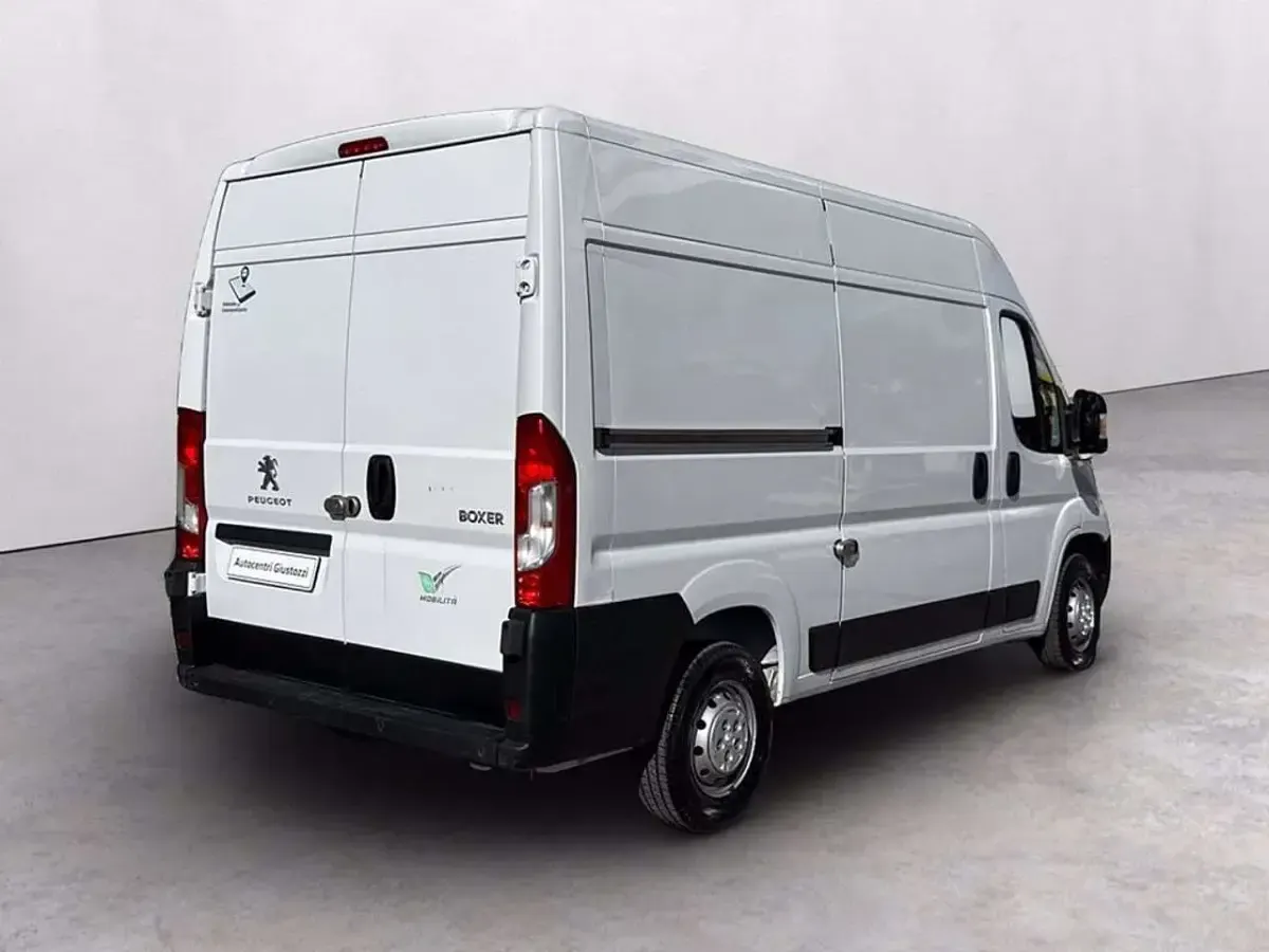 Usata Peugeot Boxer S 140 CV (102 kW) 2024 Grigio Furgone