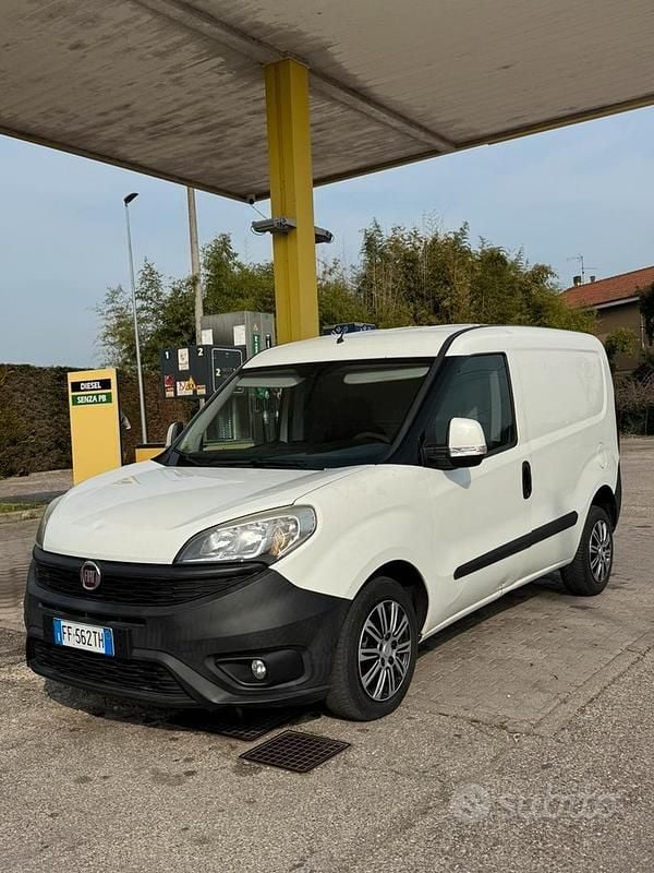 Usata Fiat Doblò 95 CV (69 kW) 2016 Bianco Monovolume