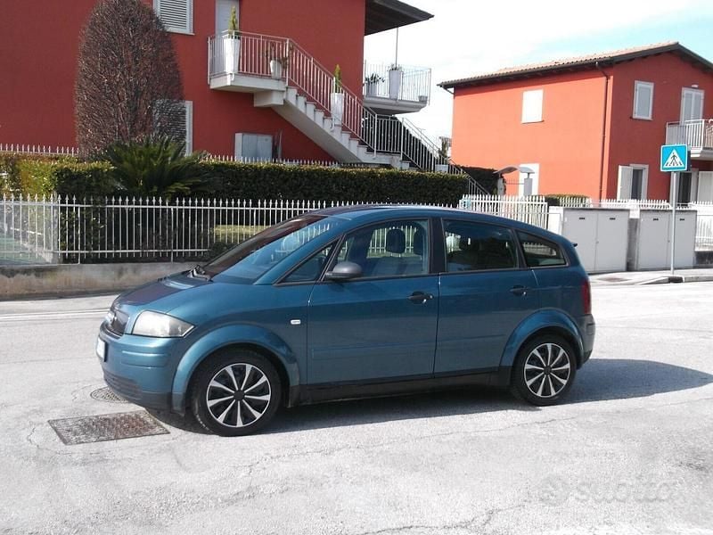 Usata Audi A2 74 CV (54 kW) 2002 Blu Utilitaria