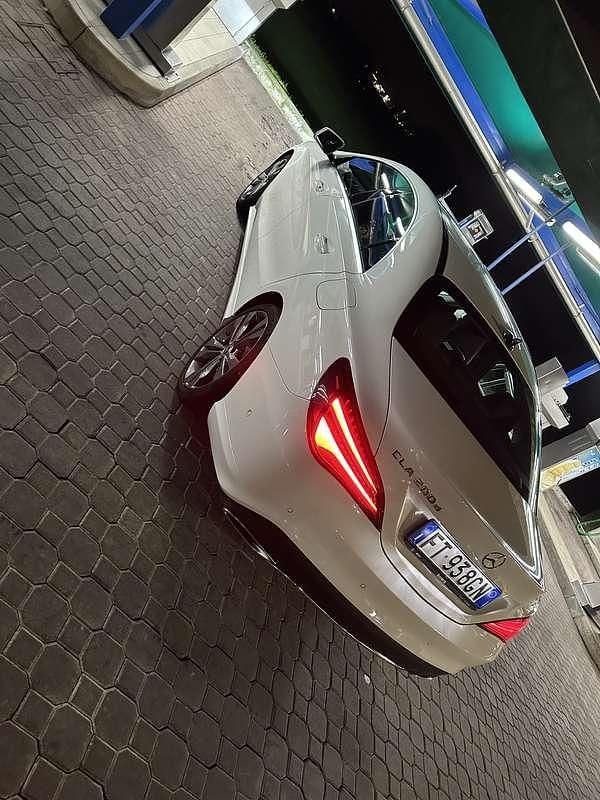Usata Mercedes CLA200 Urban 136 CV (100 kW) 2019 Bianco Coupé