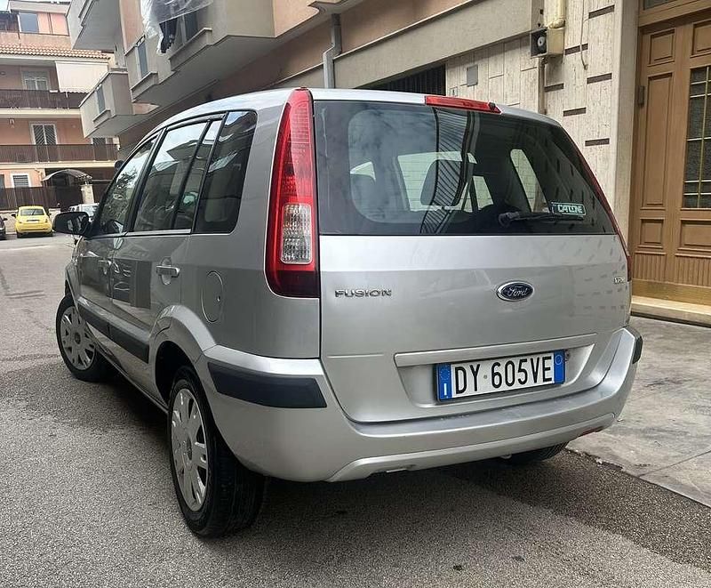 Usata Ford Fusion 68 CV (50 kW) 2009 Utilitaria