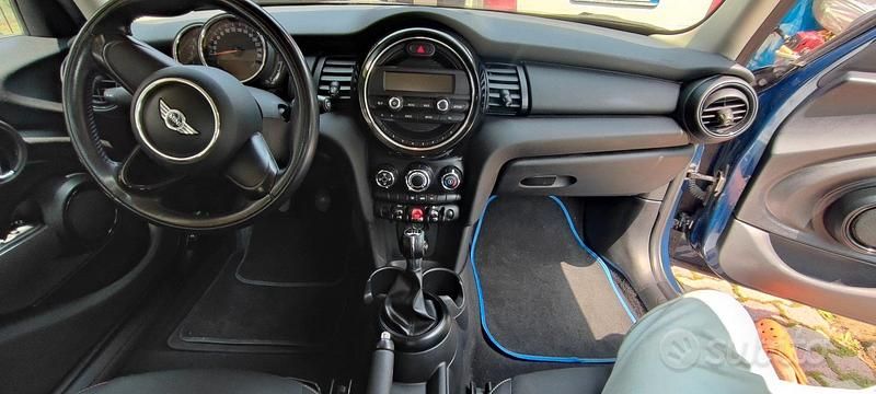 Usata Mini ONE 102 CV (75 kW) 2018 Blu Utilitaria