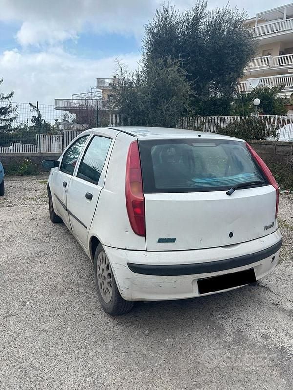 Usata Fiat Punto 2001 Bianco Utilitaria