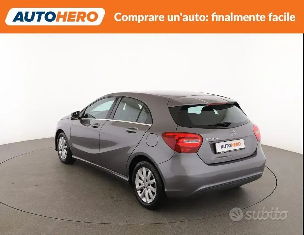 Usado Mercedes A160 Business 90 CV (66 kW) 2016 Gris Berlina