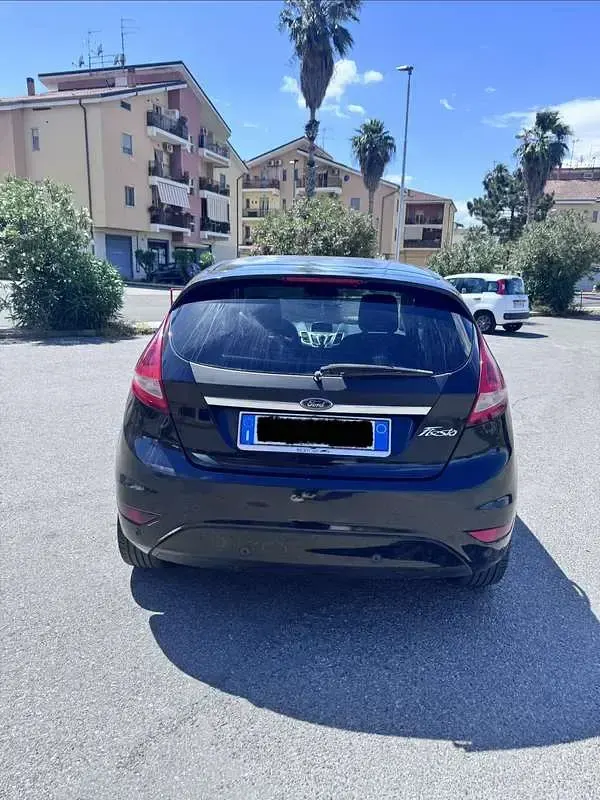Usata Ford Fiesta Titanium 90 CV (66 kW) 2009 Nero Berlina