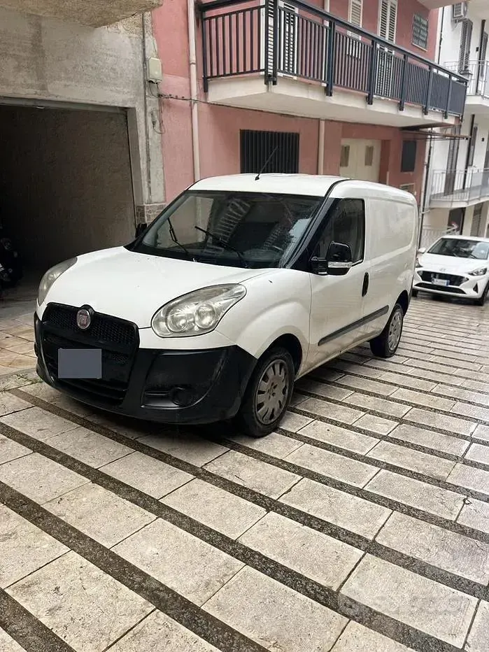 Usata Fiat Doblò 120 CV (88 kW) 2011 Bianco Monovolume