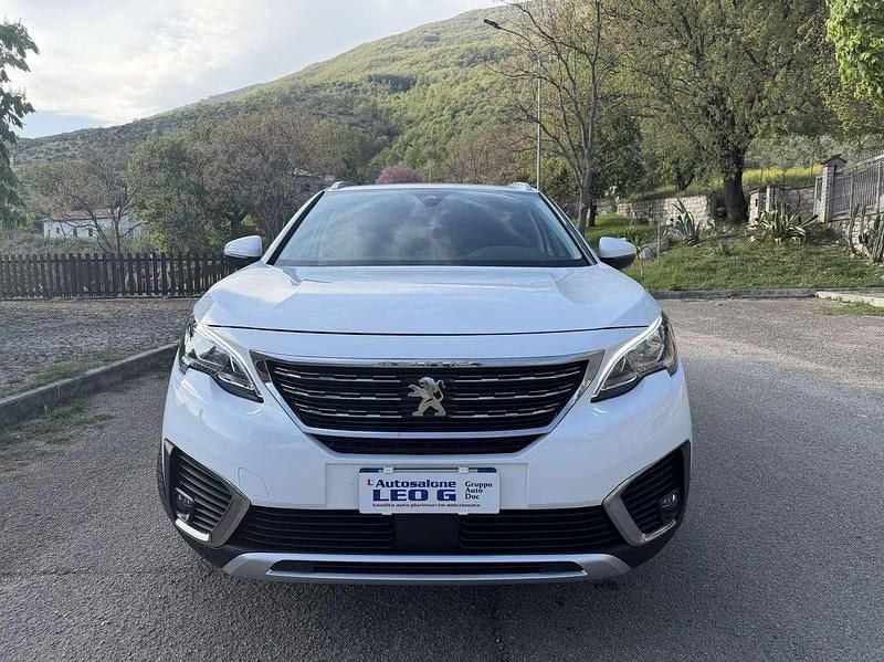 Usado Peugeot 5008 Allure 131 CV (96 kW) 2019 Blanco SUV