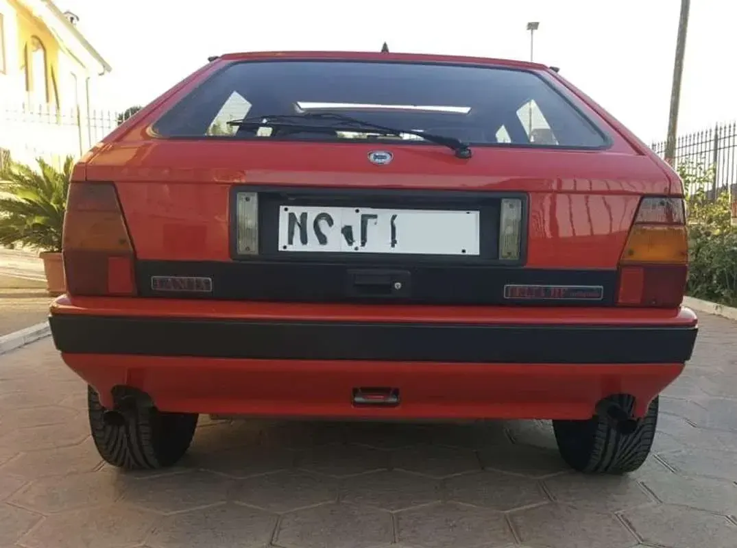 Usata Lancia Delta 181 CV (133 kW) 1988 Rosso Utilitaria