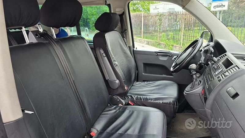 Usata VW Caravelle 131 CV (96 kW) 2008 Furgone