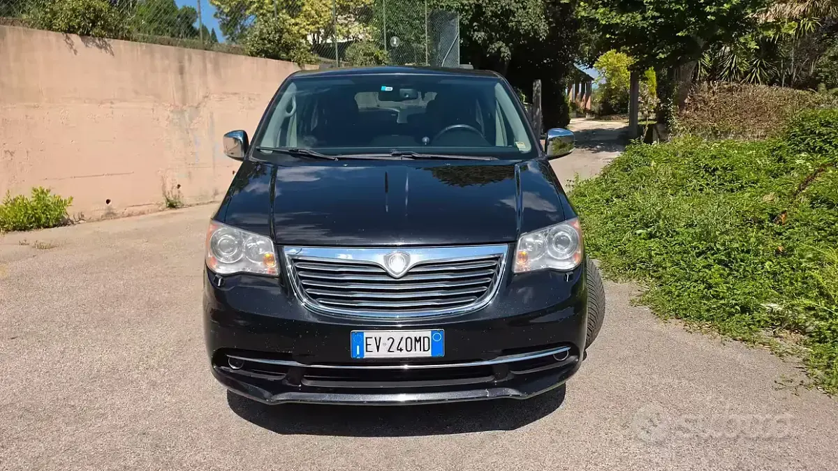 Usata Lancia Voyager Platinum 177 CV (130 kW) 2014 Nero Monovolume