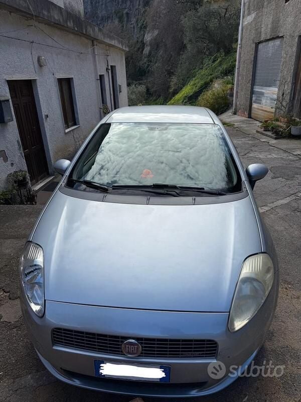 Grigio Usata 2007 Fiat Grande Punto Due volumi | 4500 € (Cara) - Immagine 1/4