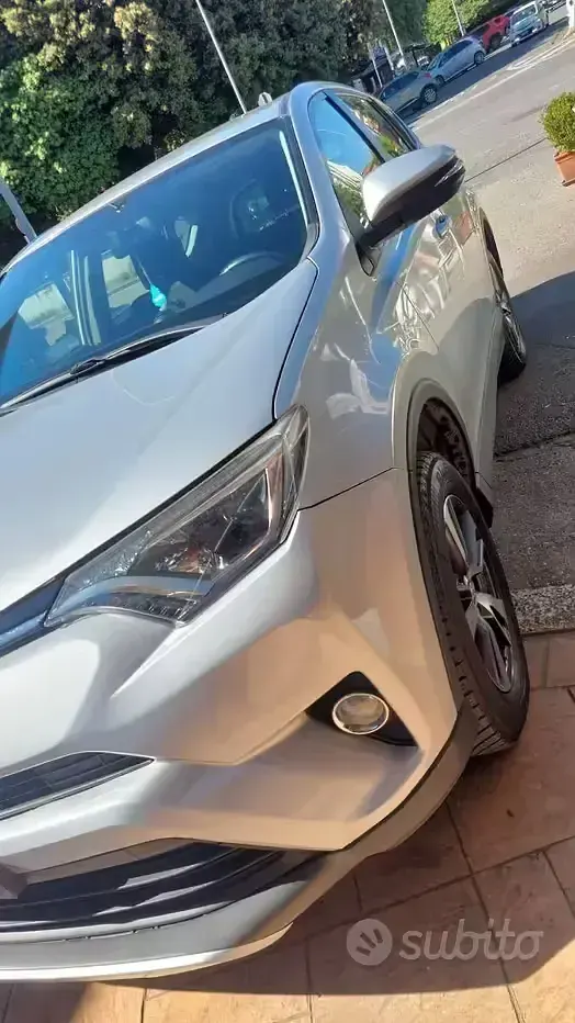 Usata Toyota RAV4 143 CV (105 kW) 2016 Grigio SUV