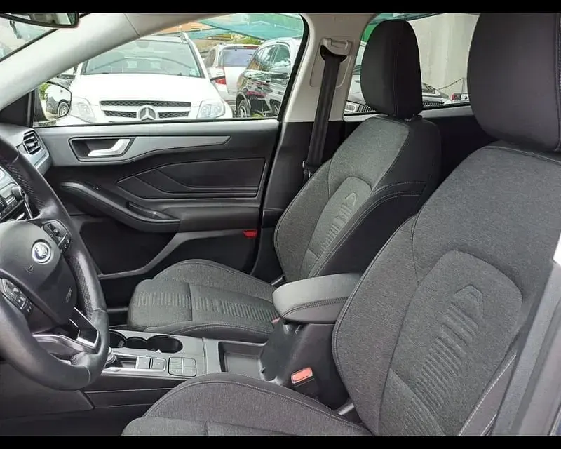 Usado Ford Focus Active 120 HP (88 kW) 2019 Cinzento Citadino