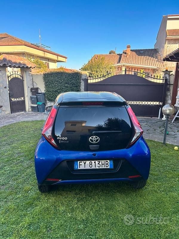Usata Toyota Aygo X-clusiv 72 CV (52 kW) 2019 Blu Utilitaria