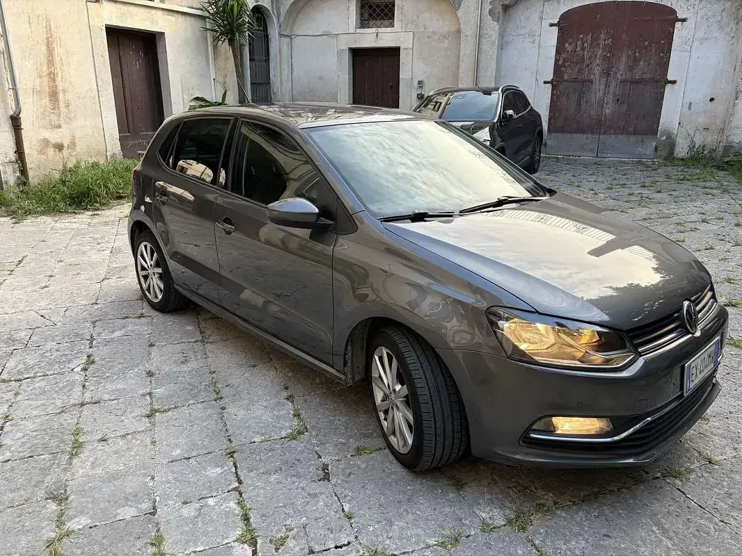 Usata VW Polo Highline 90 CV (66 kW) 2014 Grigio Berlina