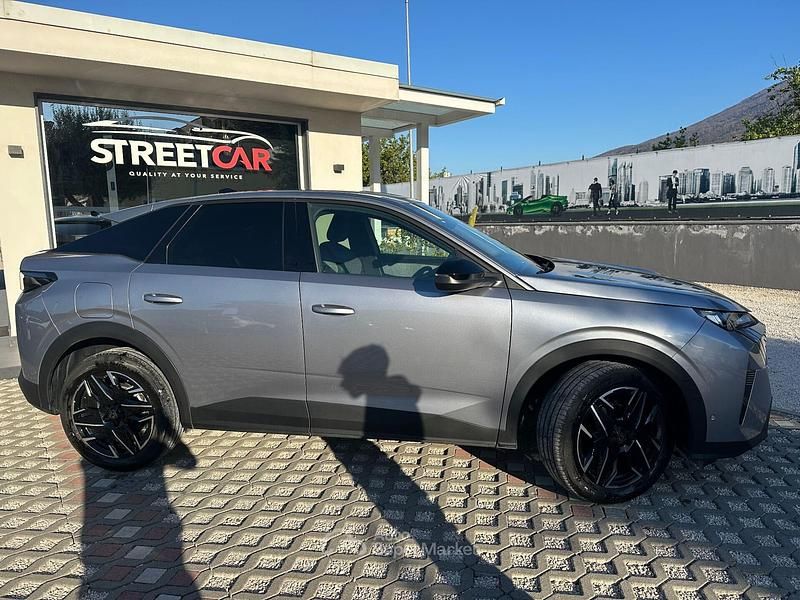 Usata Peugeot 3008 Allure 136 CV (100 kW) 2025 Argento SUV