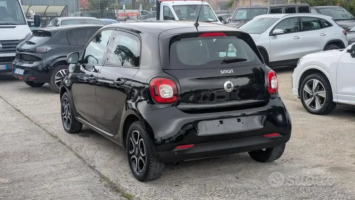 Usata Smart ForFour 71 CV (52 kW) 2019 Nero Utilitaria