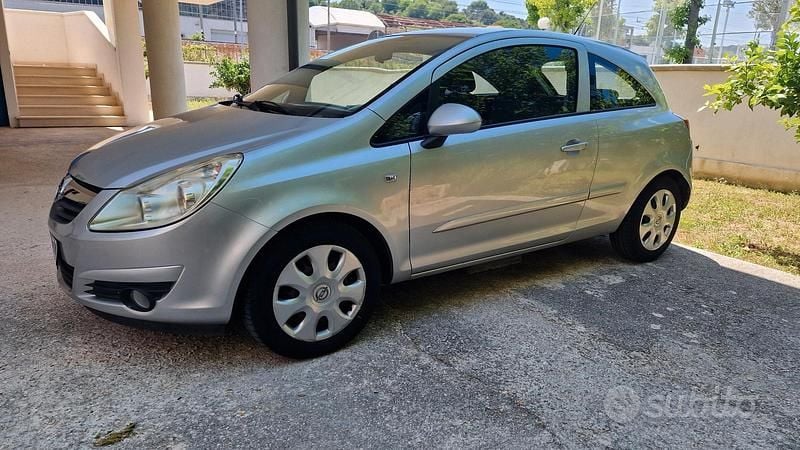 Usata Opel Corsa 75 CV (55 kW) 2008 Grigio Utilitaria
