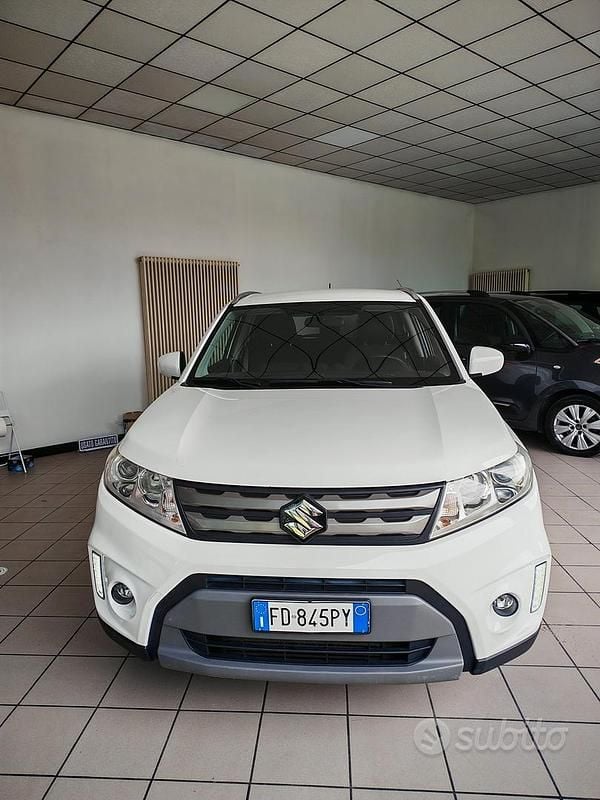 Usata Suzuki Vitara 120 CV (88 kW) 2016 Bianco SUV