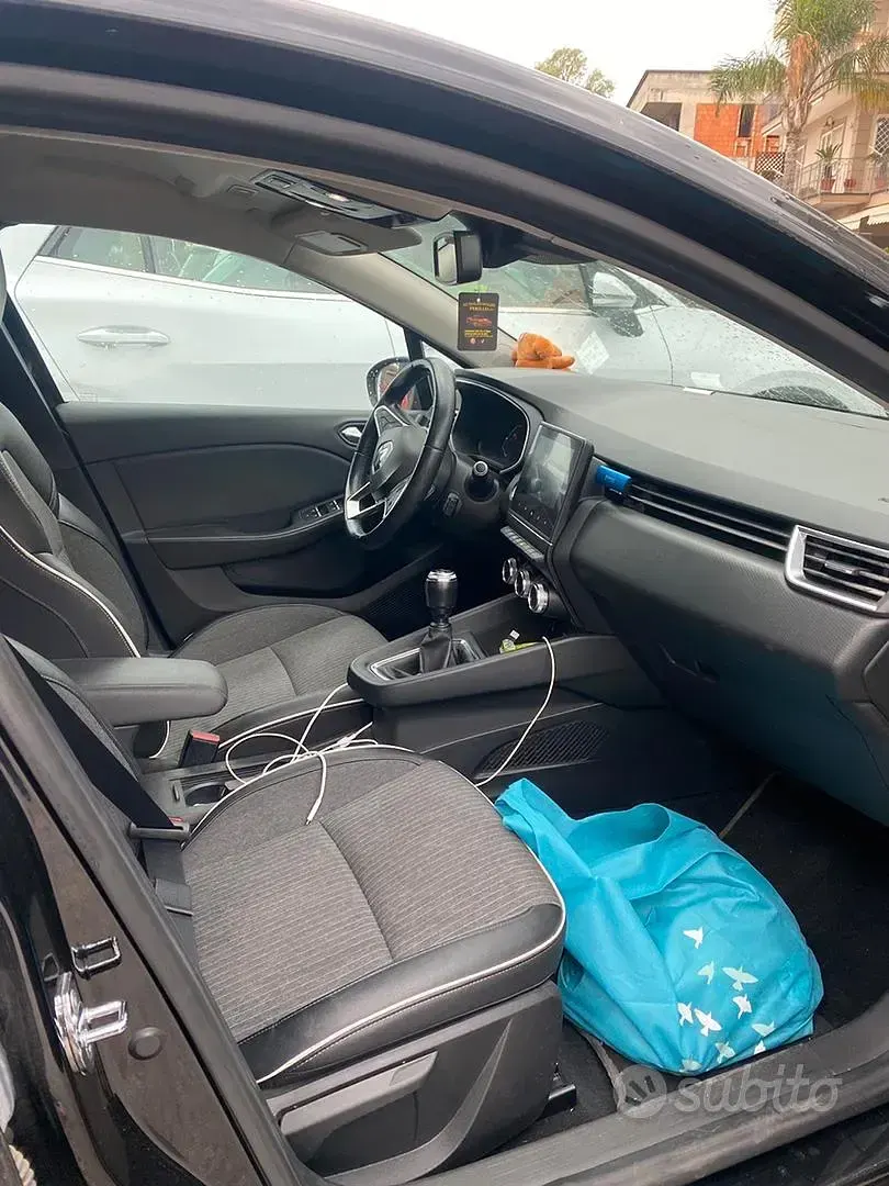 Usata Renault Clio Intens 101 CV (74 kW) 2020 Nero Berlina