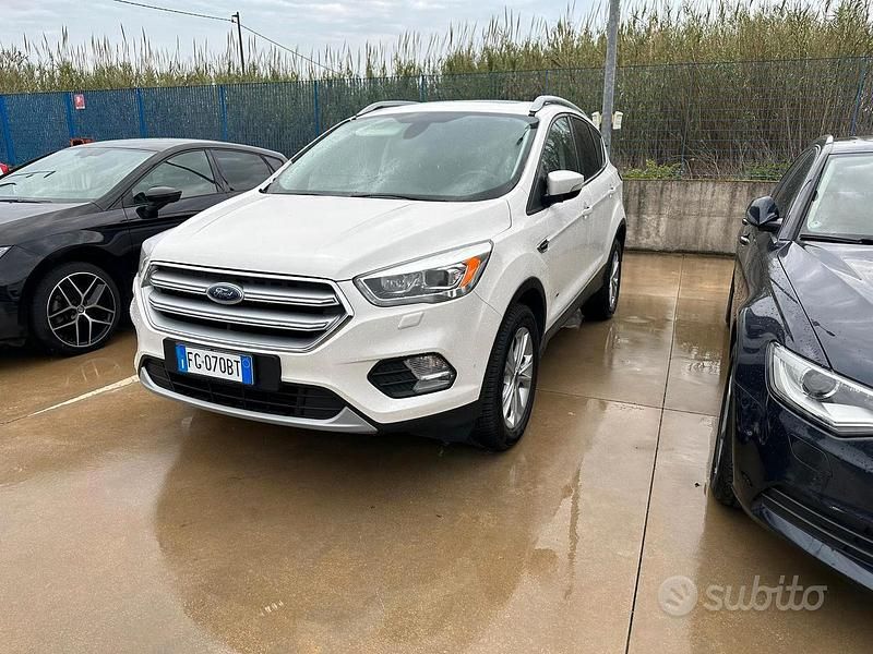 Usata 2016 Ford Kuga Titanium SUV | 9000 € (Ottimo prezzo) - Immagine 1/4
